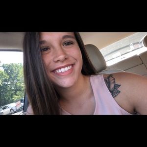 Meet your Posher, Brittney